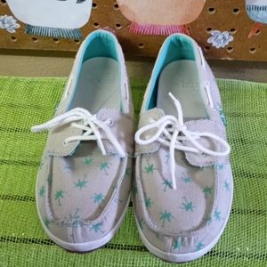 Clean good loking moccasins